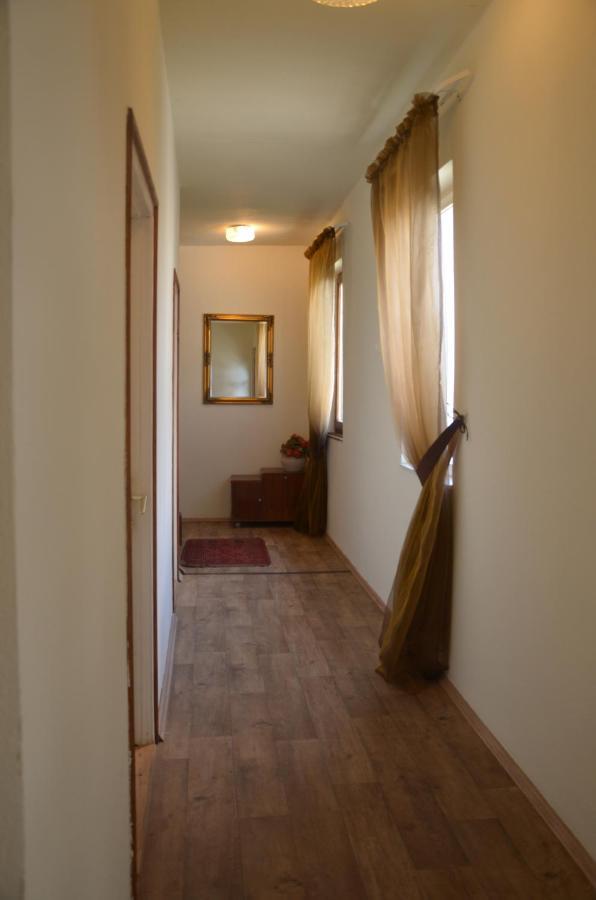 Hotel Viktoria Balatonalmádi エクステリア 写真