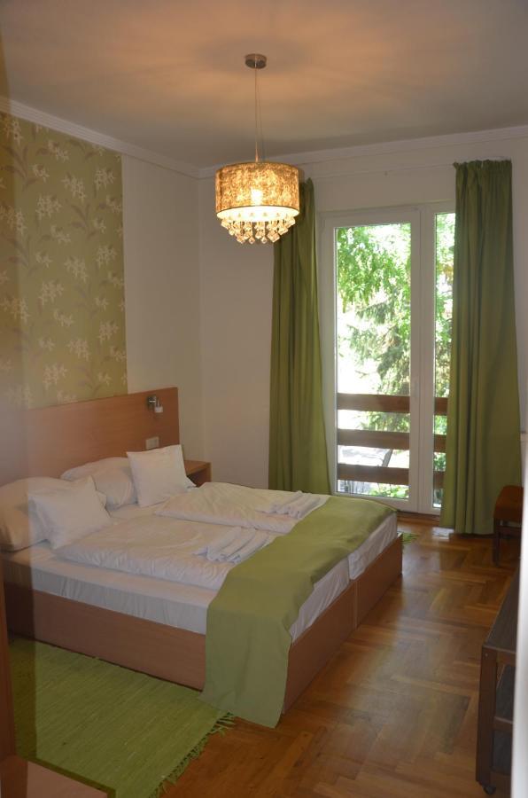 Hotel Viktoria Balatonalmádi エクステリア 写真